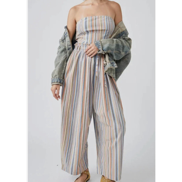 Free People Effortless Summer Smocked Jumpsuit Womens Medium Striped Strapless - Picture 3 of 16